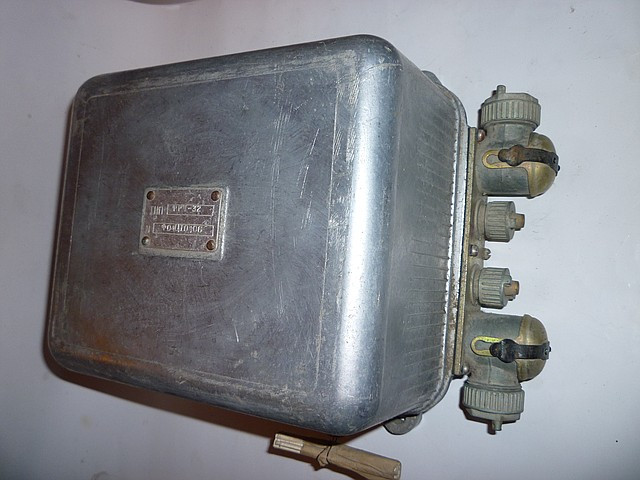 Реле-регулятор напряжения РРТ-32